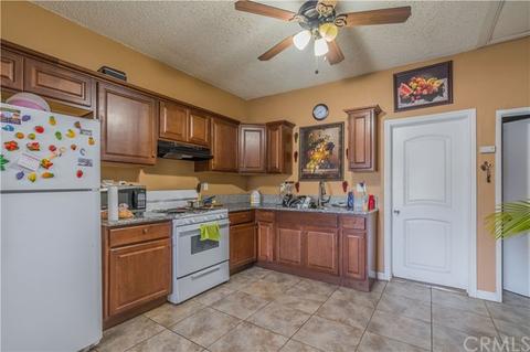 641 E C St, Colton, CA 92324 photo 9