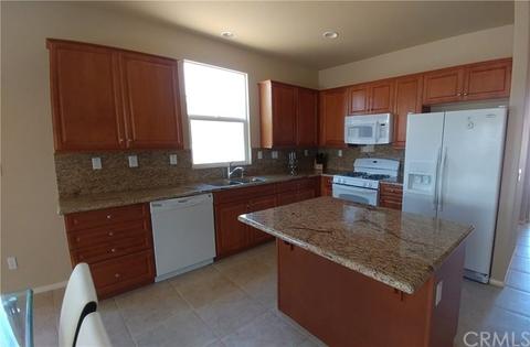 10236 Darby Rd, Apple Valley, CA 92308 photo 2