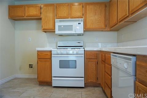 7138 Catawba Dr, Fontana, CA 92336 photo 9