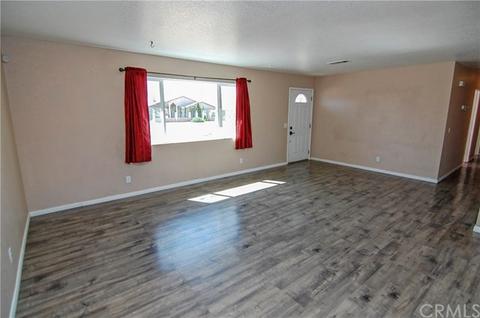 16819 Walpi Rd, Apple Valley, CA 92307 photo 2