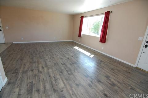 16819 Walpi Rd, Apple Valley, CA 92307 photo 3