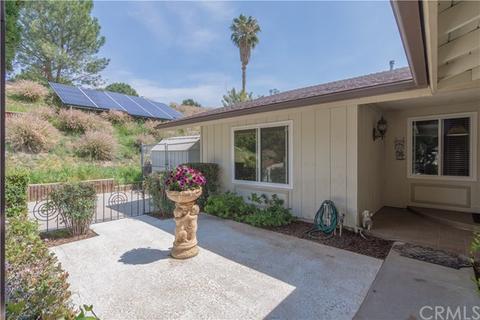 2823 Michelle Ln, Highland, CA 92346 photo 2