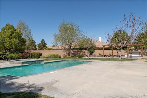 12901 Galewood St, Apple Valley, CA 92308 photo 2