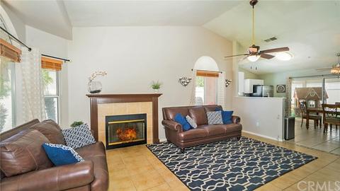 7857 Lavender Ct, Highland, CA 92346 photo 3