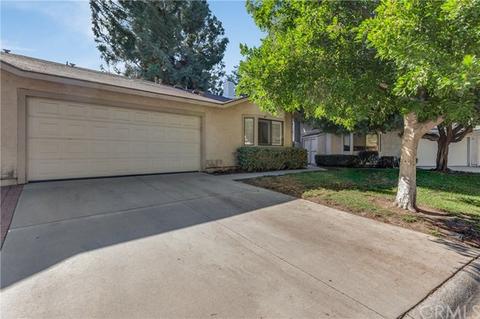9044 Chaucer Cir, Riverside, CA 92503 photo 2
