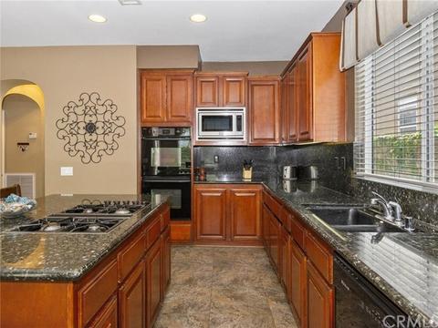 5473 Martingale Way, Fontana, CA 92336 photo 15