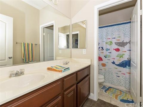 5473 Martingale Way, Fontana, CA 92336 photo 21