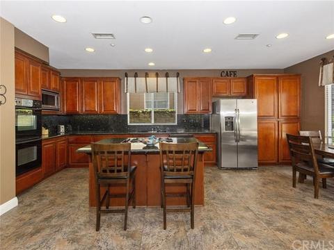 5473 Martingale Way, Fontana, CA 92336 photo 14