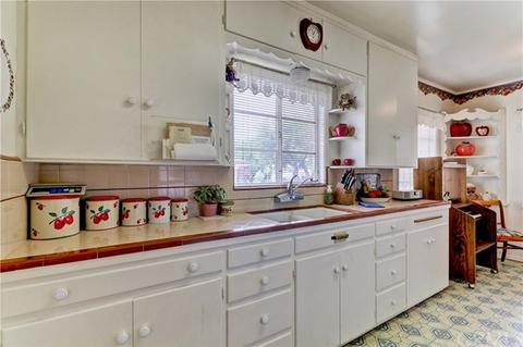 846 N 2nd Ave, Upland, CA 91786 photo 10