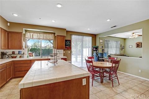 7614 Bear Creek Dr, Fontana, CA 92336 photo 11