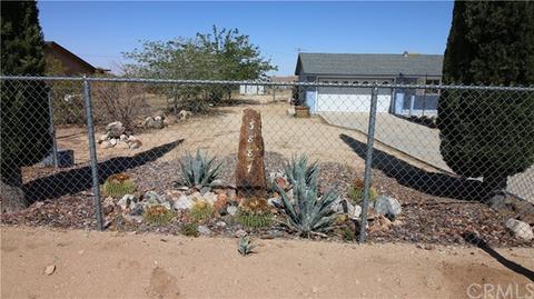 3887 Surrey Ave, Yucca Valley, CA 92284 photo 2