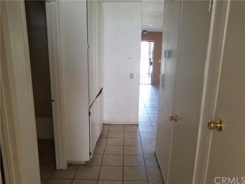 10181 Medallion Pl, Riverside, CA 92503 photo 4