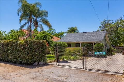 11962 Douglas St, Yucaipa, CA 92399 photo 1