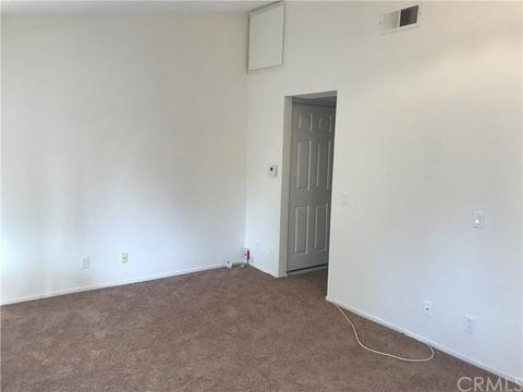 3645 Country Oaks Loop #B, Ontario, CA 91761 photo 4