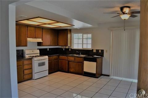 1995 E Devonshire Ave, Hemet, CA 92544 photo 8