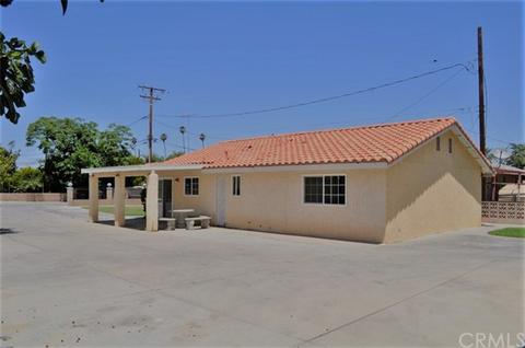 1995 E Devonshire Ave, Hemet, CA 92544 photo 5