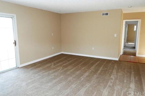 9833 Lombardy Ave, Bloomington, CA 92316 photo 5
