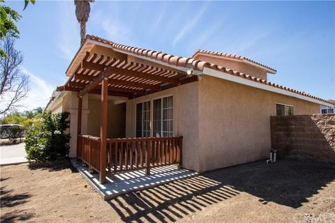 631 E Pioneer Ave, Redlands, CA 92374 photo 2