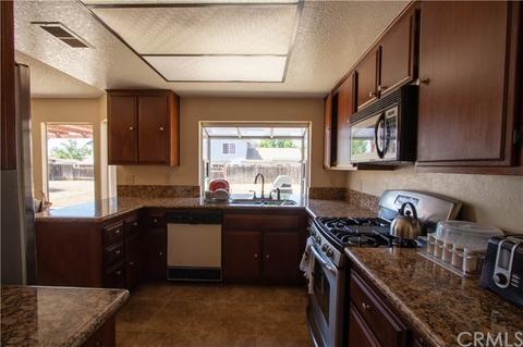 631 E Pioneer Ave, Redlands, CA 92374 photo 8