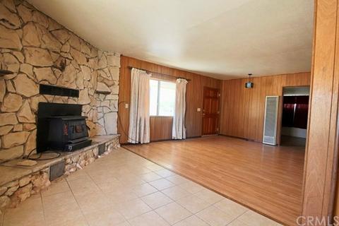9475 Malpaso, Phelan, CA 92371 photo 4
