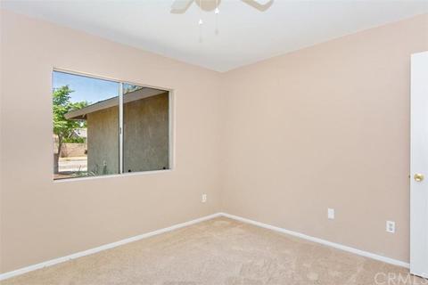 7565 Cherimoya Ct, Fontana, CA 92336 photo 11