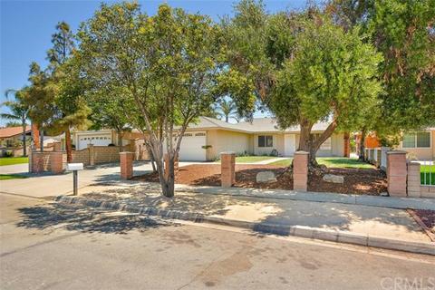 7565 Cherimoya Ct, Fontana, CA 92336 photo 1