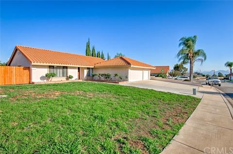 1659 Buckeye St, Highland, CA 92346 photo 2