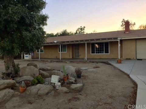 2004 Sunnysands Dr, Perris, CA 92570 photo 2