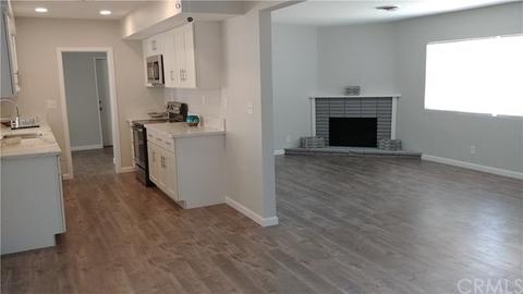 16005 Mesquite St, Hesperia, CA 92345 photo 2