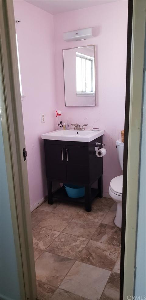 379 E Montrose St, Rialto, CA 92376 photo 8