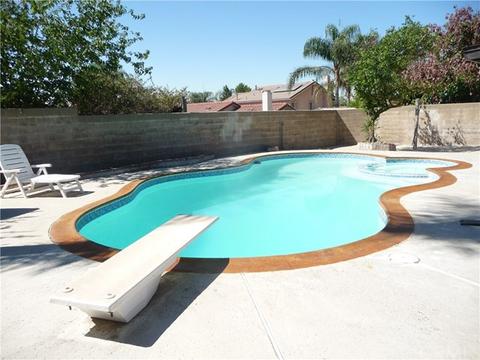 379 E Montrose St, Rialto, CA 92376 photo 9