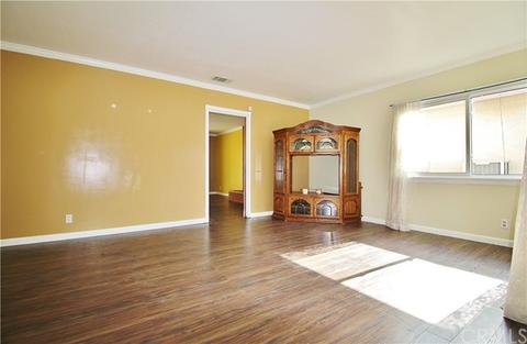 1426 E 68th St, Long Beach, CA 90805 photo 3