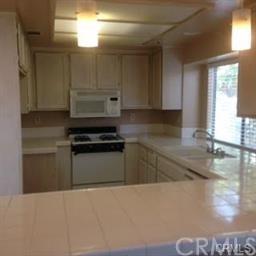 7591 Honeysuckle St, Fontana, CA 92336 photo 5