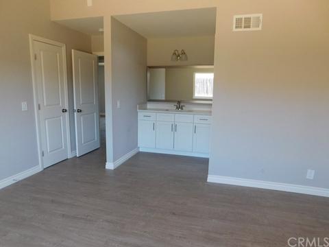 702 N Beechwood Ave, Rialto, CA 92376 photo 14