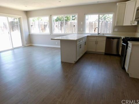 702 N Beechwood Ave, Rialto, CA 92376 photo 4
