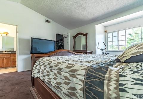 847 E Jackson St, Rialto, CA 92376 photo 15