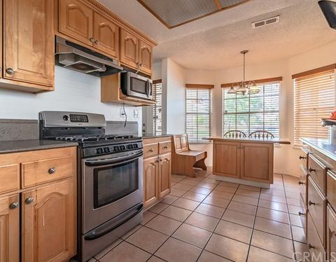 847 E Jackson St, Rialto, CA 92376 photo 3