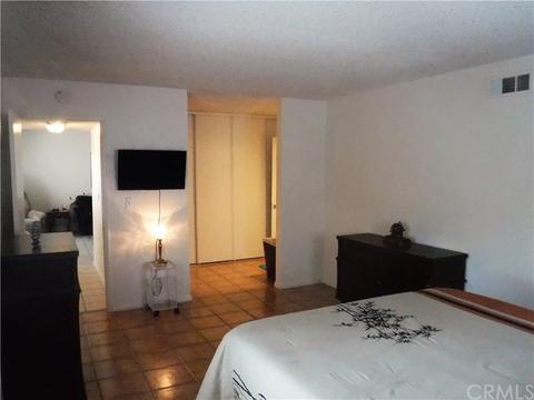 684 N Lancewood Ave, Rialto, CA 92376 photo 4