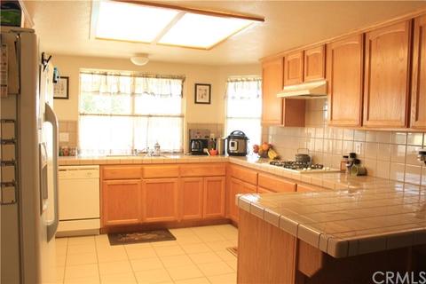 15526 Palm St, Hesperia, CA 92345 photo 4