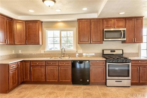 980 N Pampas Ave, Rialto, CA 92376 photo 2