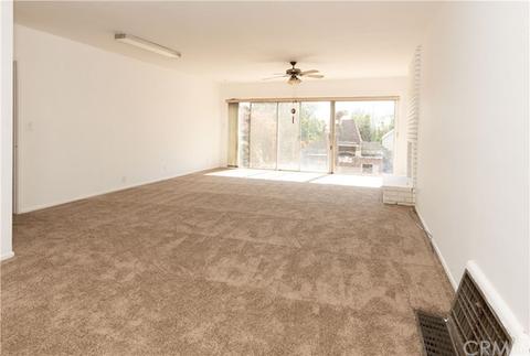 10237 Haddon Ave, Pacoima, CA 91331 photo 2