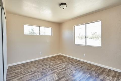14579 Juniper St, Hesperia, CA 92345 photo 18