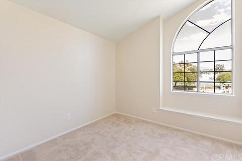 13631 W Constitution Way, Fontana, CA 92336 photo 10