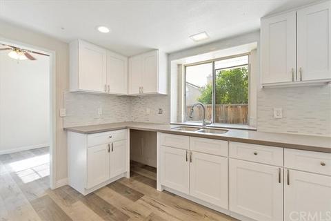 13631 W Constitution Way, Fontana, CA 92336 photo 4