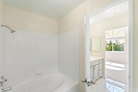 13631 W Constitution Way, Fontana, CA 92336 photo 18