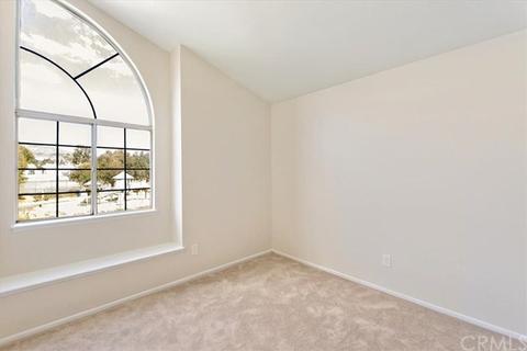 13631 W Constitution Way, Fontana, CA 92336 photo 11