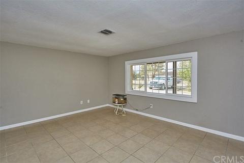 15683 Ash St, Hesperia, CA 92345 photo 7