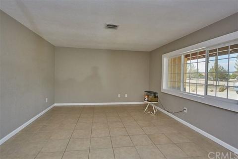 15683 Ash St, Hesperia, CA 92345 photo 8