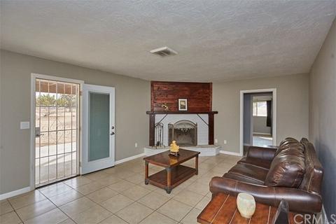 15683 Ash St, Hesperia, CA 92345 photo 9