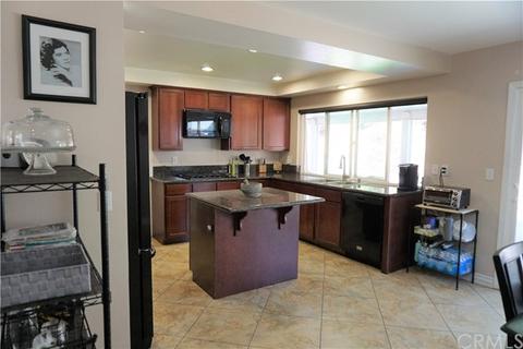 3860 Oleander Dr, Highland, CA 92346 photo 4